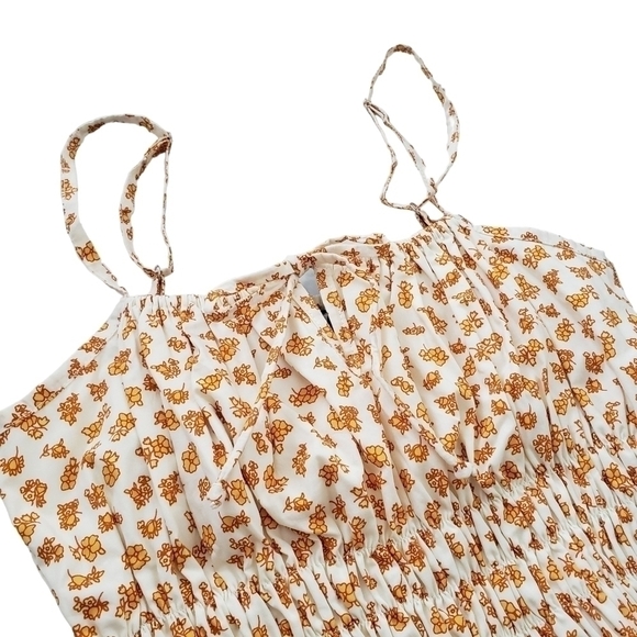 Faithful The Brand Odelina Cami Ditsy Floral Smocked Cropped Peplum - Picture 6 of 11